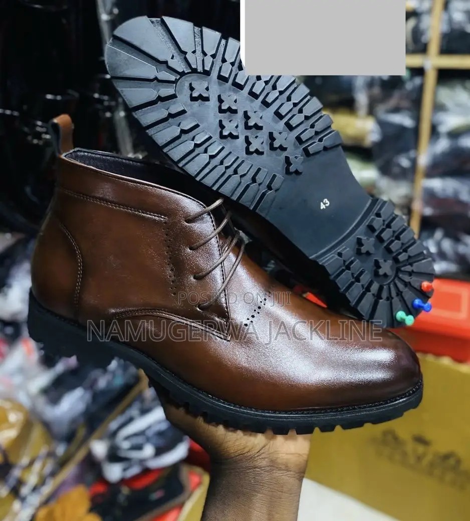 Men’s Brown Classic Chukka Boots Lace Up