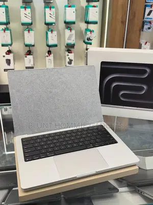 New Laptop Apple MacBook Pro 2025 M5 16GB Apple M5 HDD+SSD 512GB