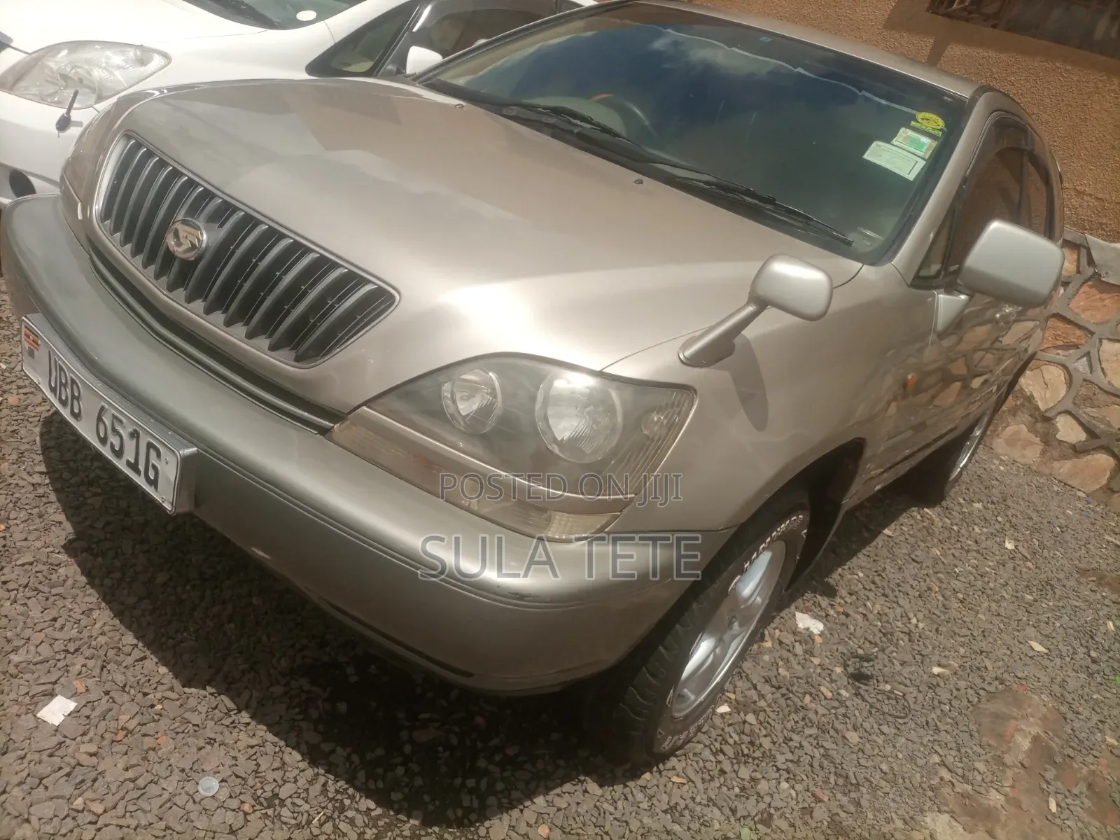Toyota Harrier 1999 Beige
