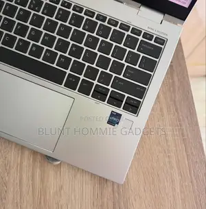 Laptop HP Elite x360 830 G10 8GB Intel Core i5 HDD+SSD 256GB