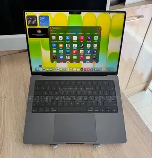 Laptop Apple MacBook Pro 2025 M5 16GB Apple M5 HDD+SSD 256GB