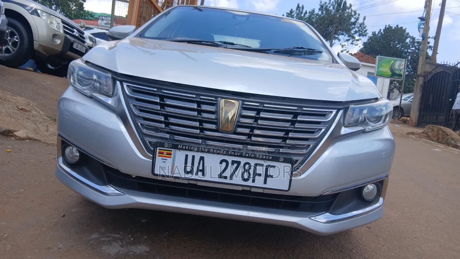 Toyota Premio 2017 Silver