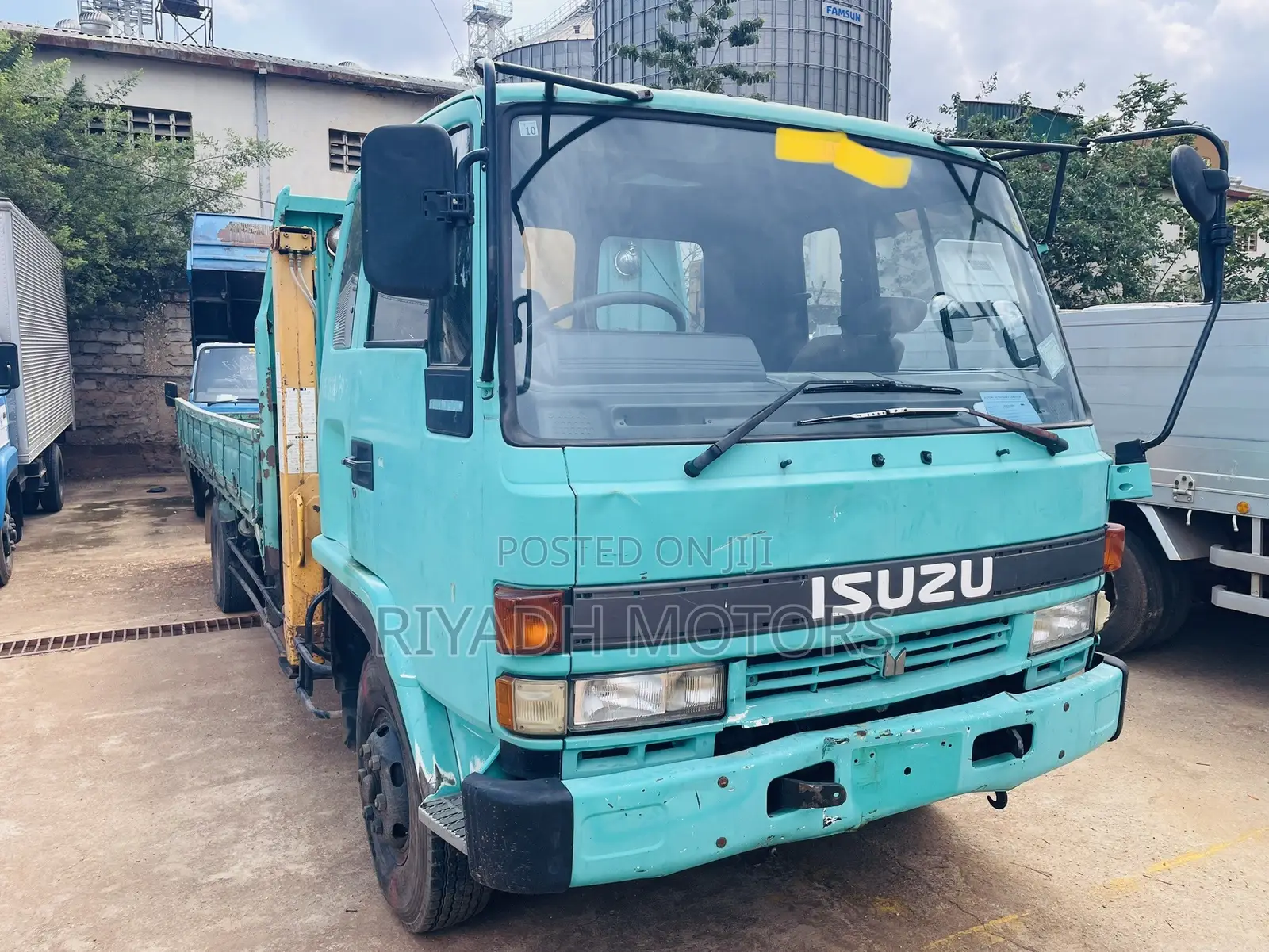Isuzu Forward Single Light