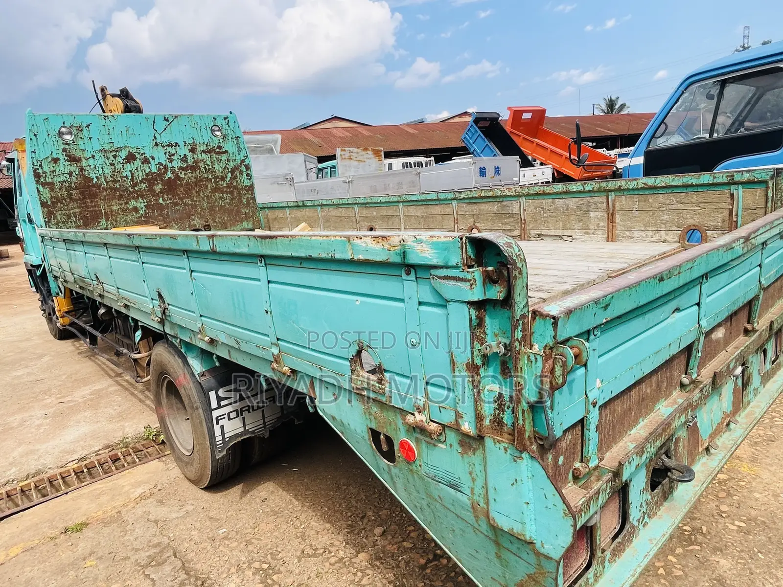 Isuzu Forward Single Light