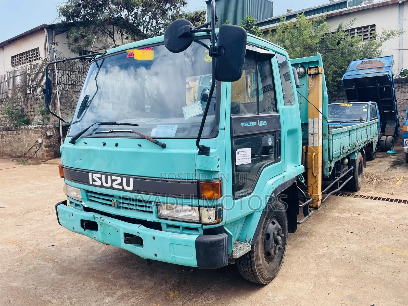 Isuzu Forward Single Light