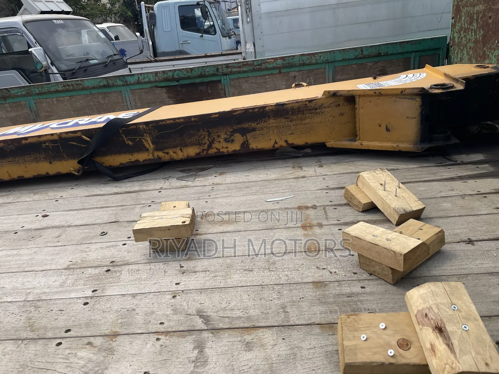 Isuzu Forward Single Light