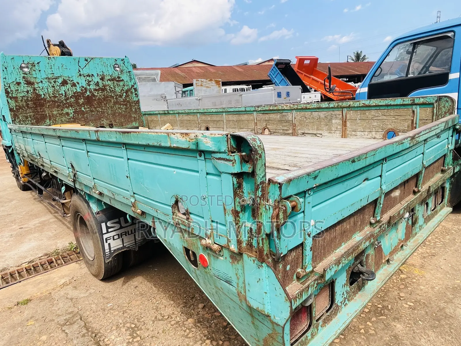 Isuzu Forward Single Light