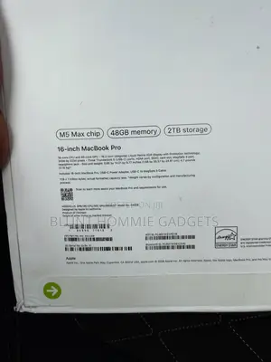 New Laptop Apple MacBook Pro 2025 M5 36GB Apple M5 HDD+SSD 1T