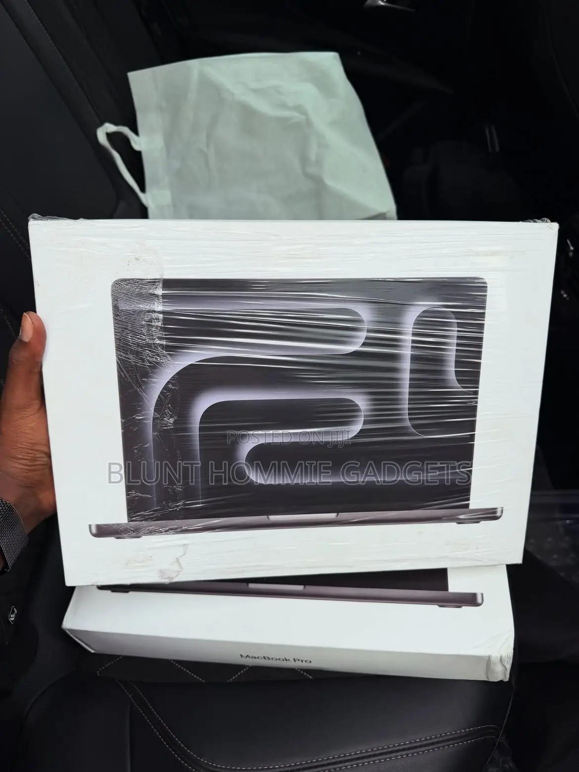 New Laptop Apple MacBook Pro 2025 M5 36GB Apple M5 HDD+SSD 1T
