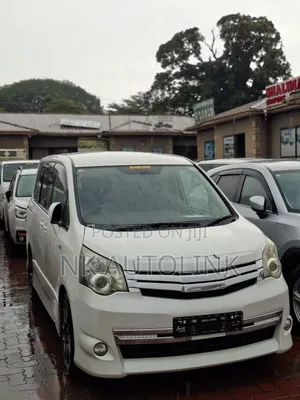 Toyota Noah 2012 White