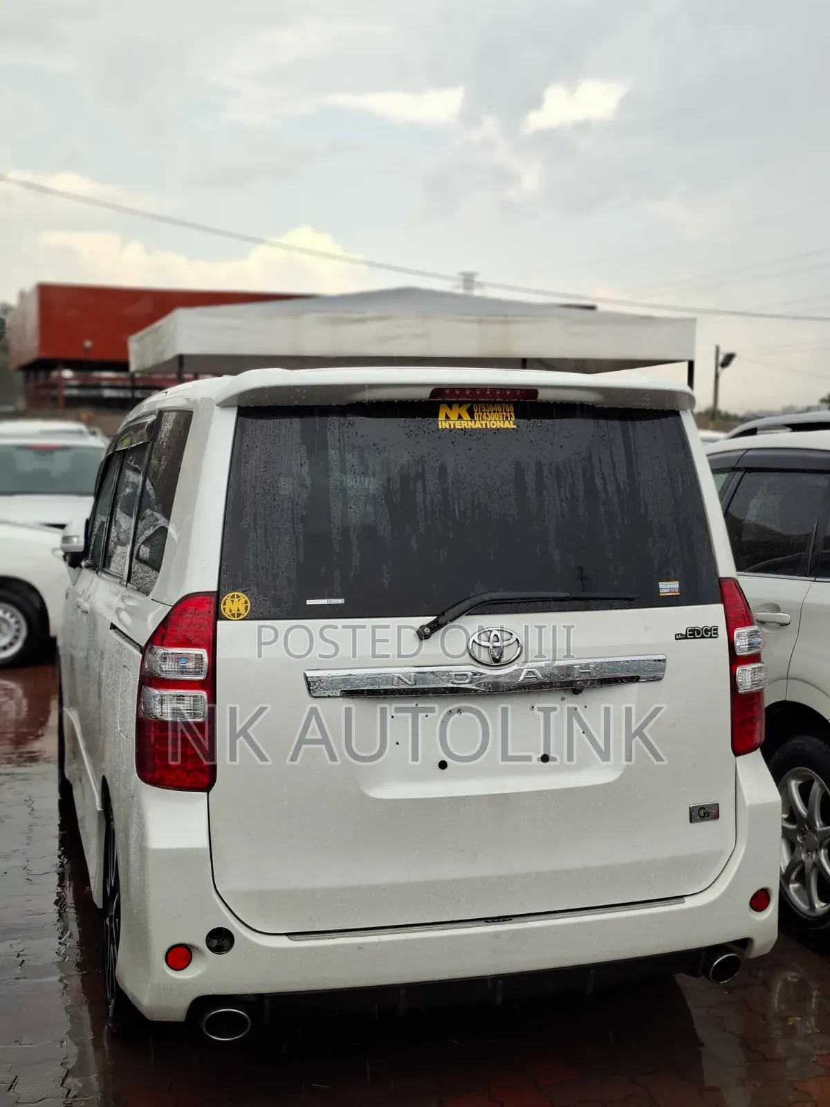 Toyota Noah 2012 White