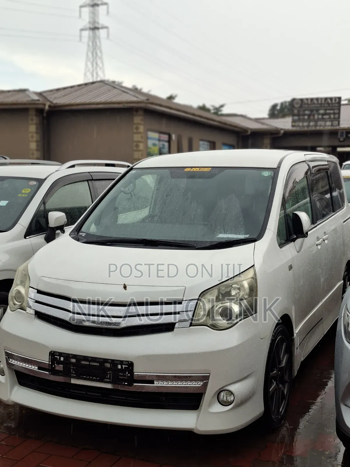 Toyota Noah 2012 White
