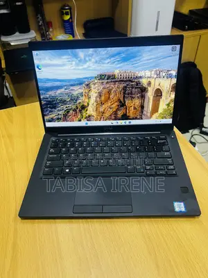 New Laptop Dell Latitude 7390 8GB Intel Core i5 SSD 256GB