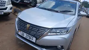 Toyota Premio 2017 Silver