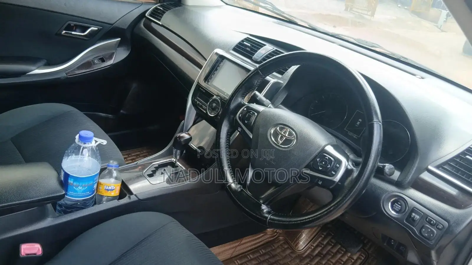 Toyota Premio 2017 Silver