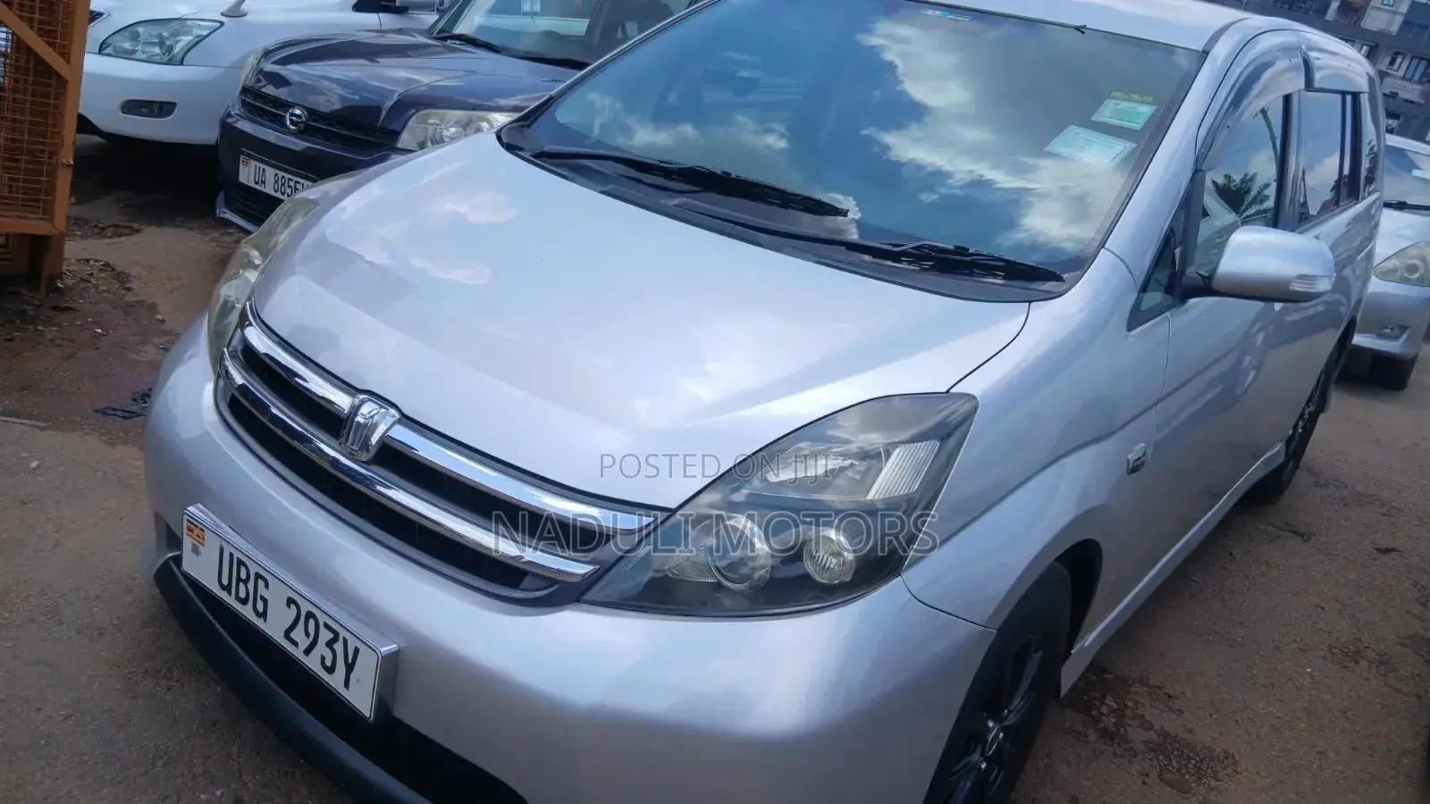 Toyota ISIS 2007 Silver