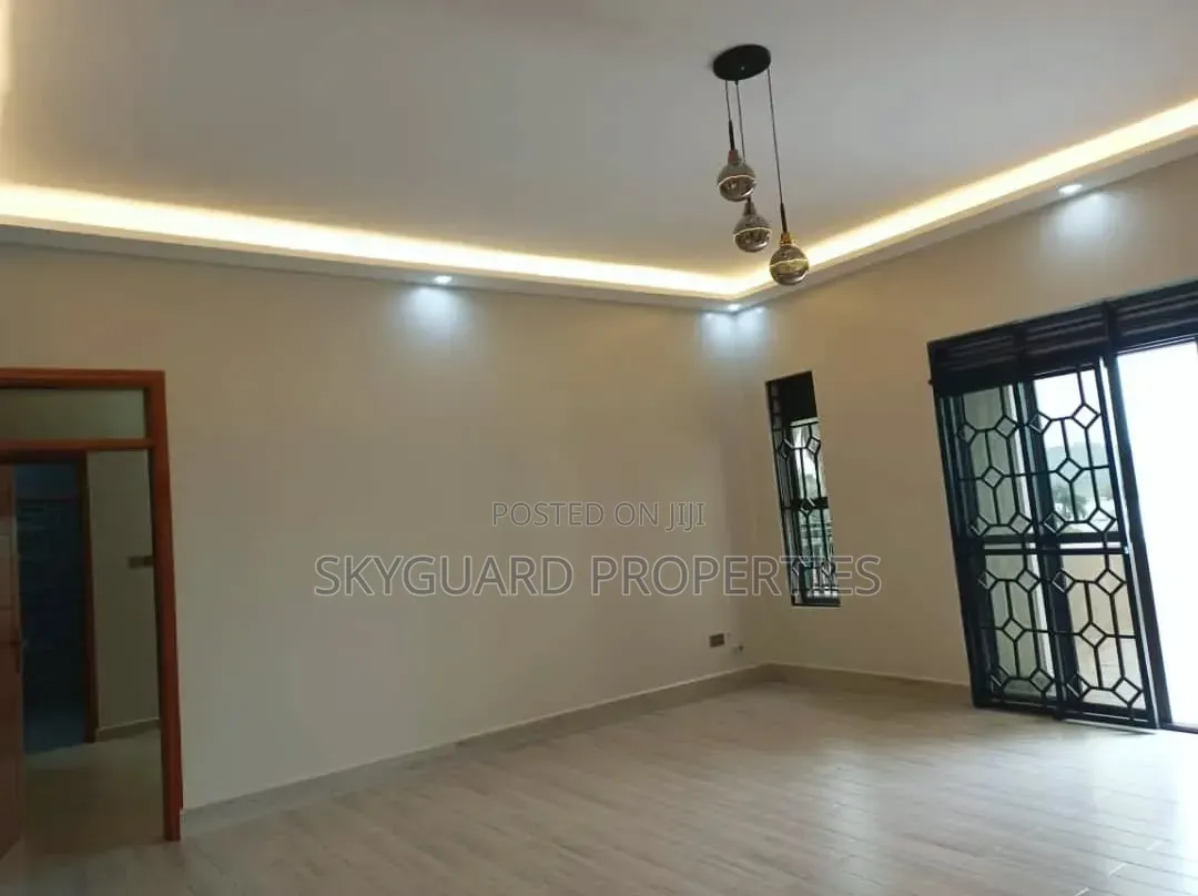 6bdrm Mansion in Lubowa, Central Division for rent