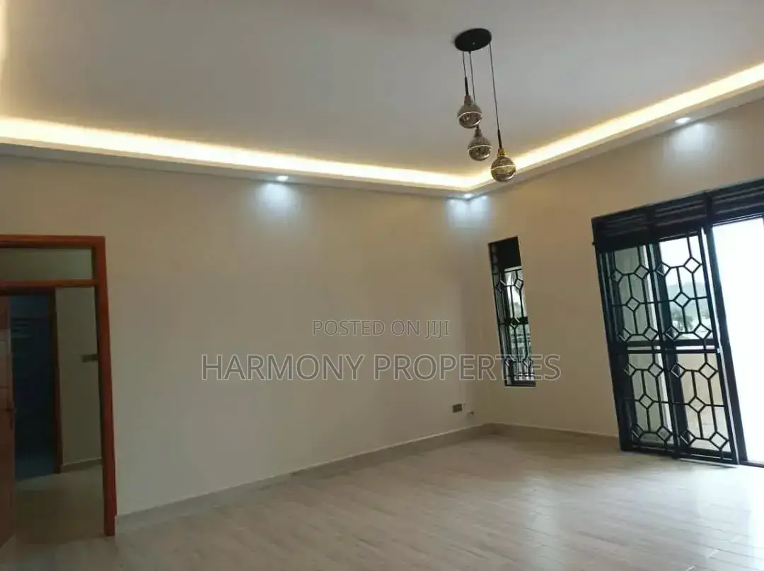 6bdrm Mansion in Lubowa, Central Division for rent