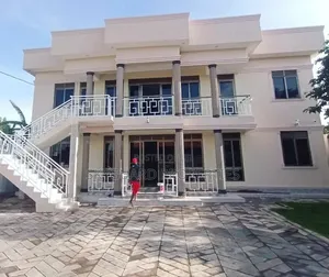 3bdrm Apartment in Muyenga Bukasa, Central Division for rent