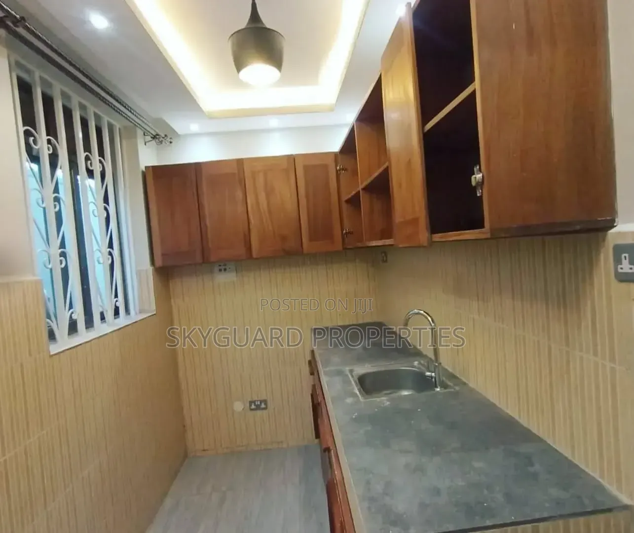 3bdrm Apartment in Muyenga Bukasa, Central Division for rent