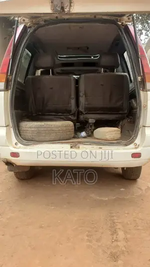 Toyota Noah 2001 White