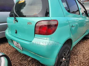 Toyota Vitz 1.3 FWD 3dr 2000 Blue