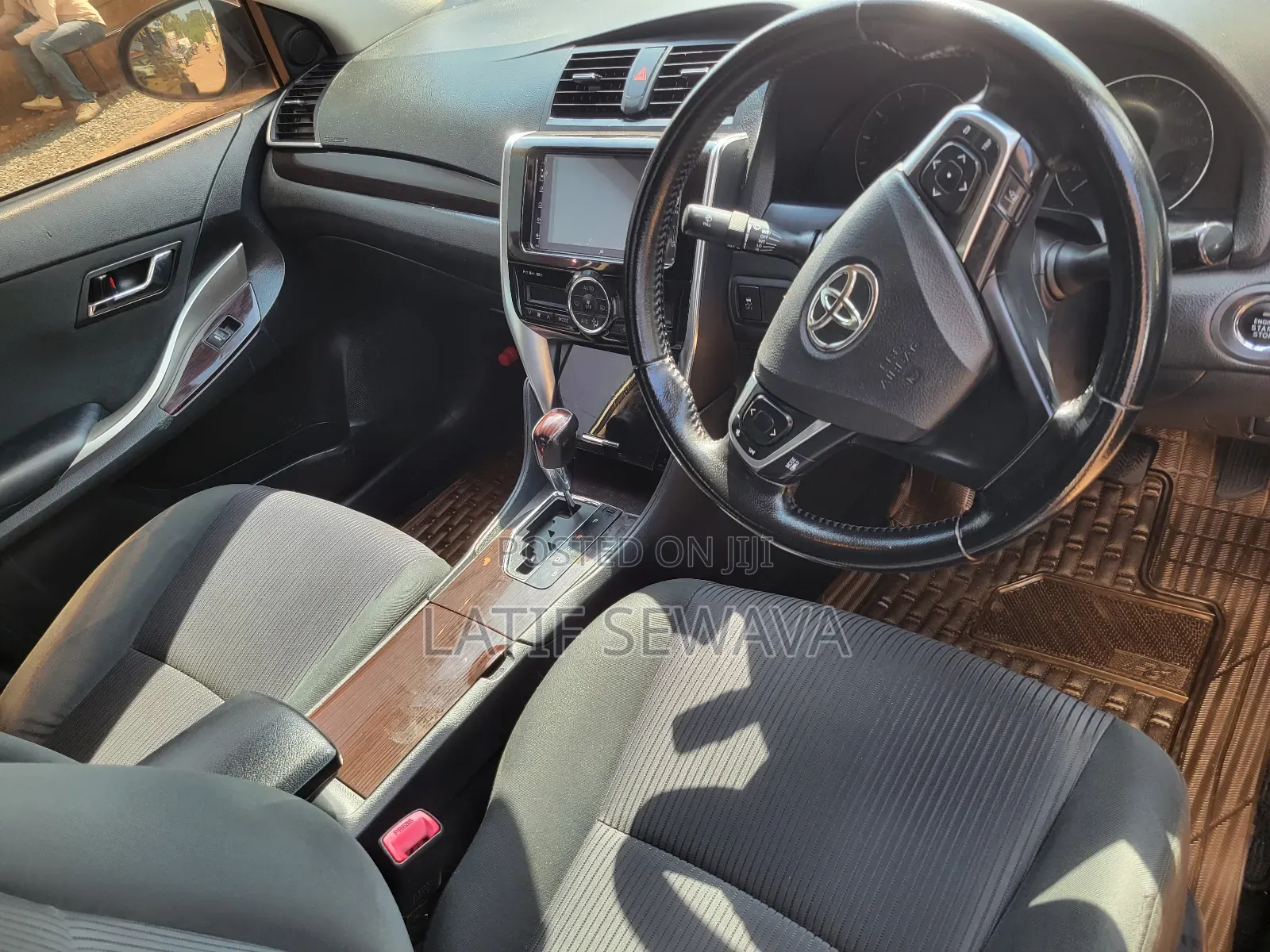 Toyota Premio 1.8 AWD 2017 Silver
