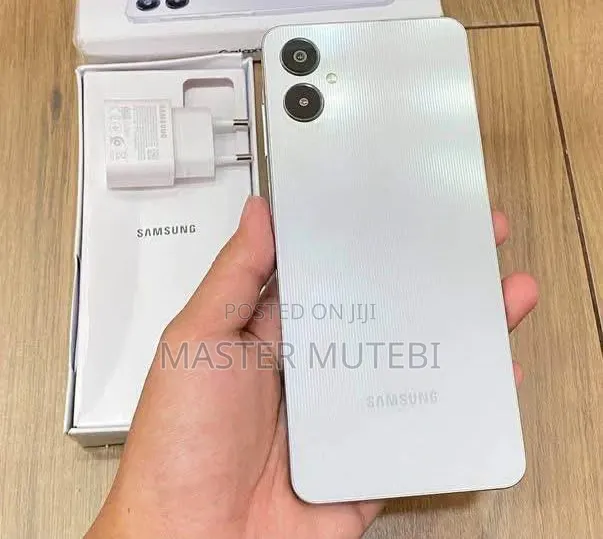 New Samsung Galaxy A06 128 GB White