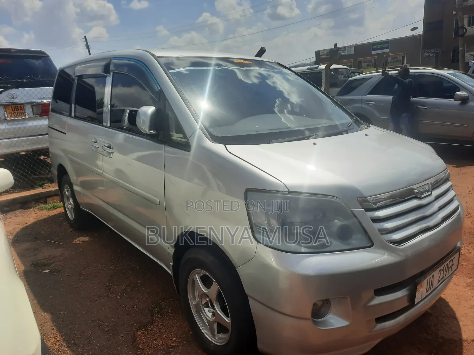 Toyota Noah 2005 Silver