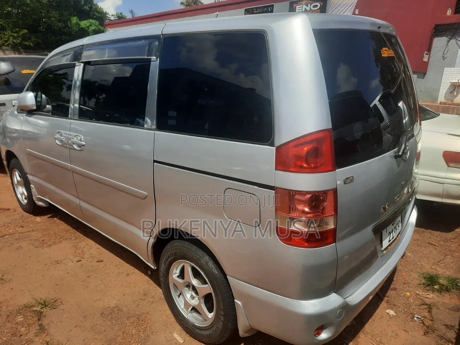 Toyota Noah 2005 Silver