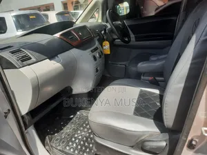 Toyota Noah 2005 Silver