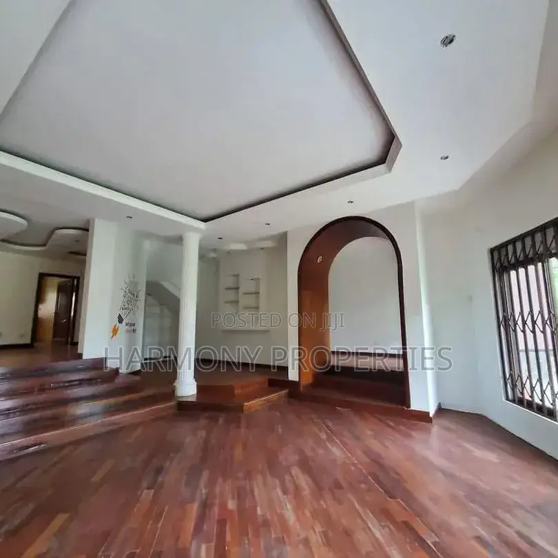 6bdrm Mansion in Naguru, Central Division for rent
