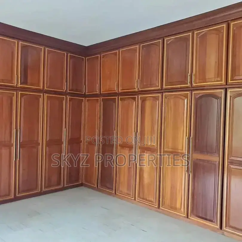 6bdrm Mansion in Naguru, Central Division for rent