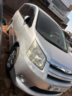 Toyota Noah 2009 Silver