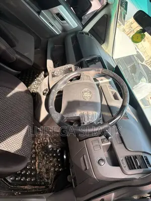 Toyota Noah 2009 Silver