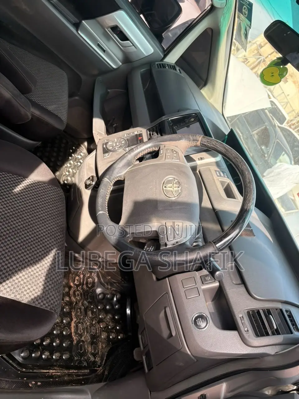 Toyota Noah 2009 Silver