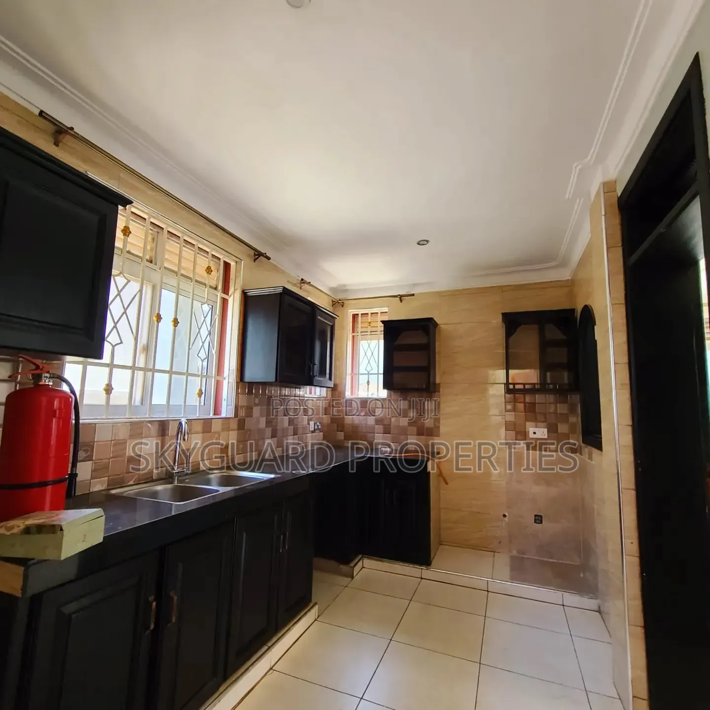 4bdrm Villa in Muyenga, Central Division for rent