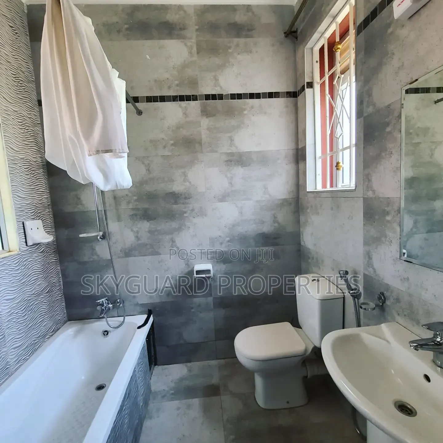 4bdrm Villa in Muyenga, Central Division for rent