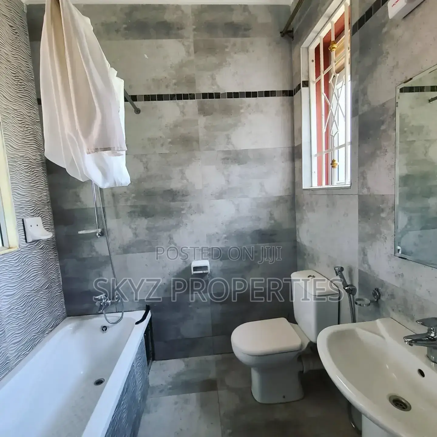 4bdrm Villa in Muyenga, Central Division for rent