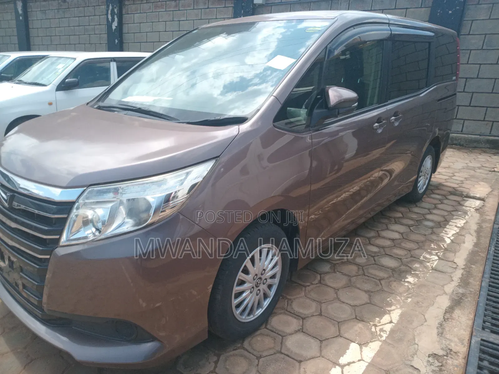 Toyota Noah 2014 Brown