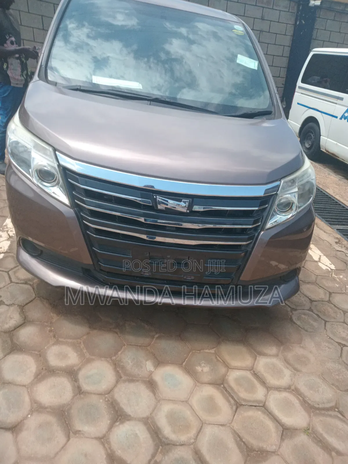 Toyota Noah 2014 Brown