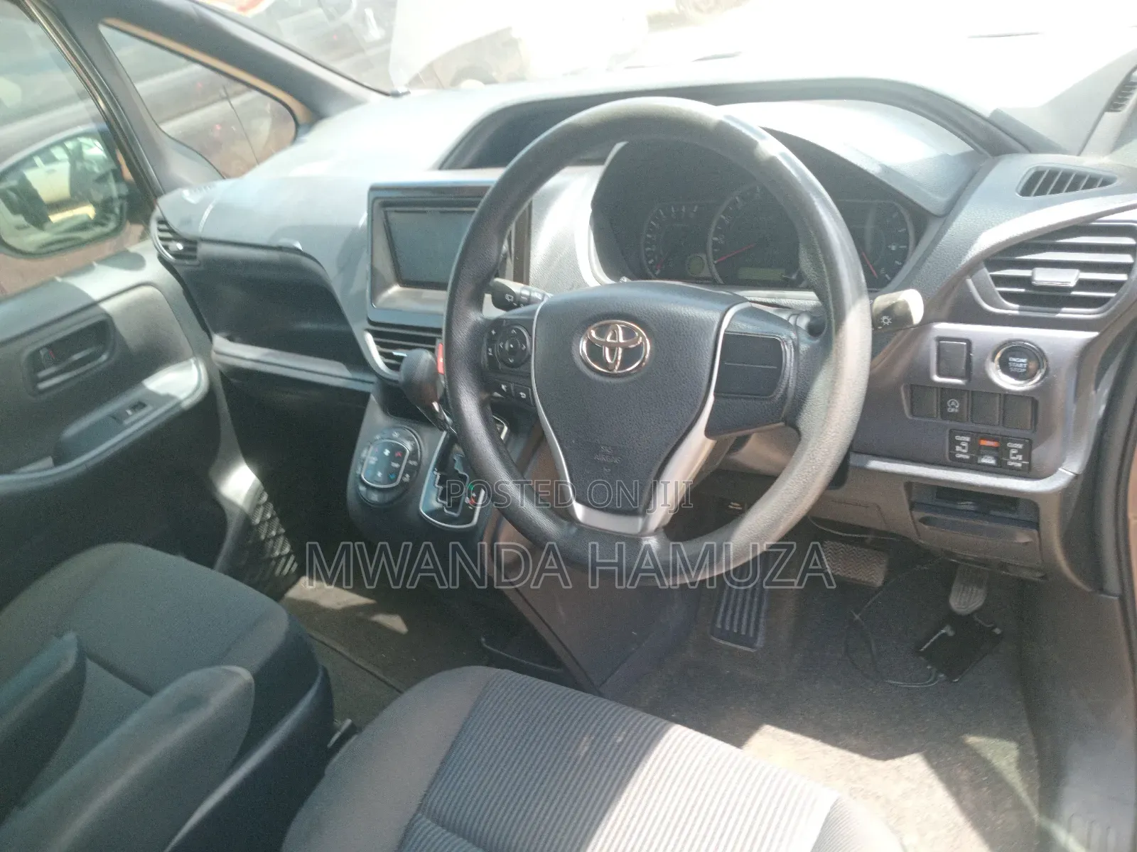 Toyota Noah 2014 Brown