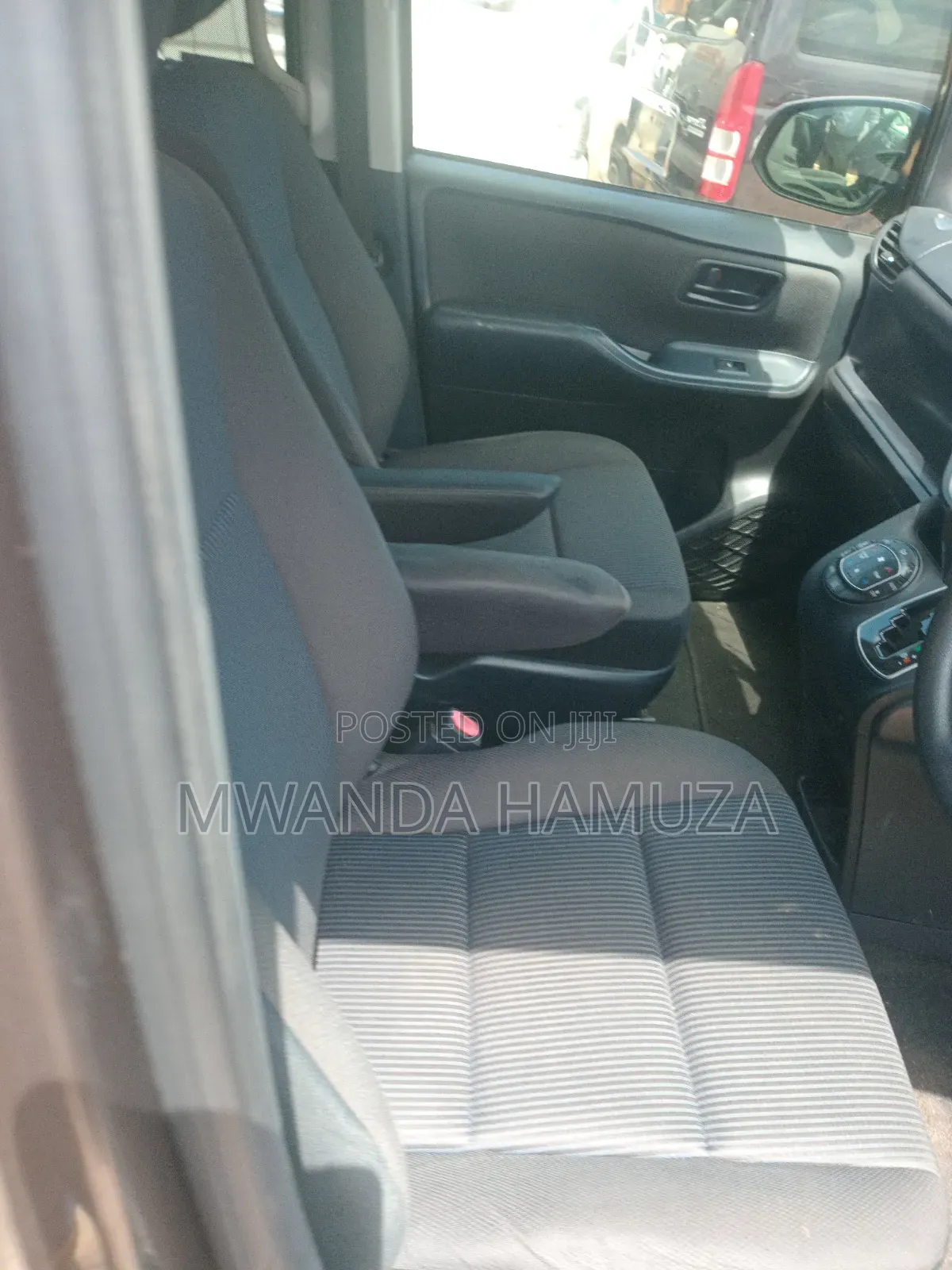 Toyota Noah 2014 Brown