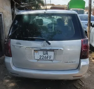 Toyota Raum 2008 Silver