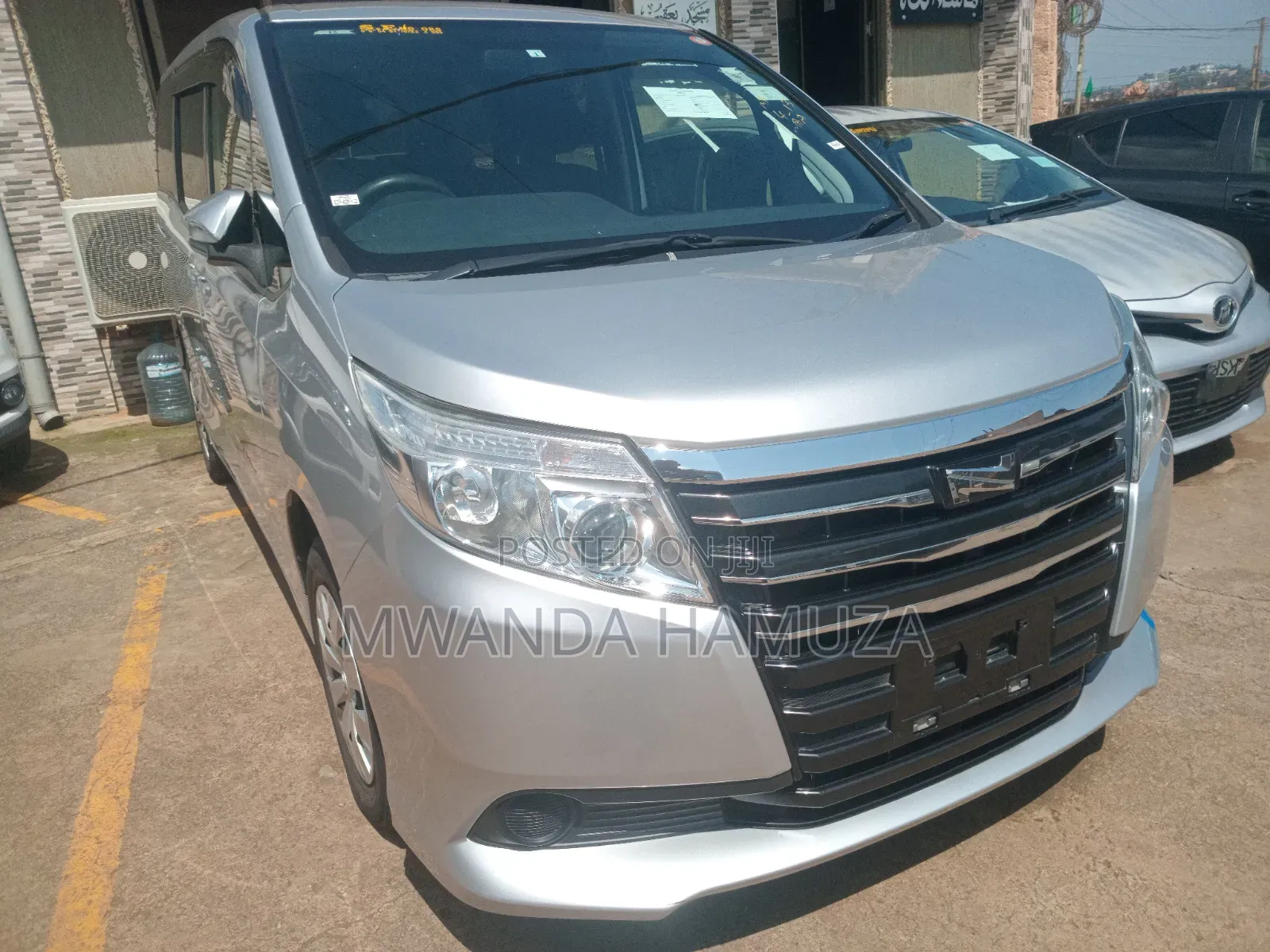 Toyota Noah 2015 Silver