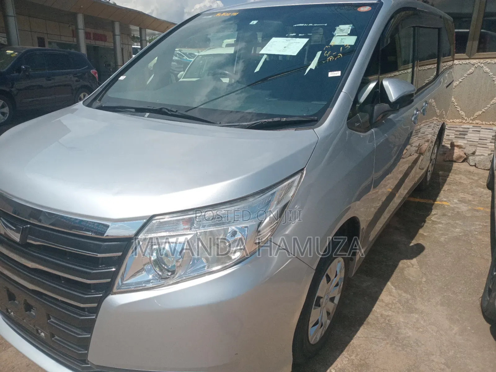 Toyota Noah 2015 Silver