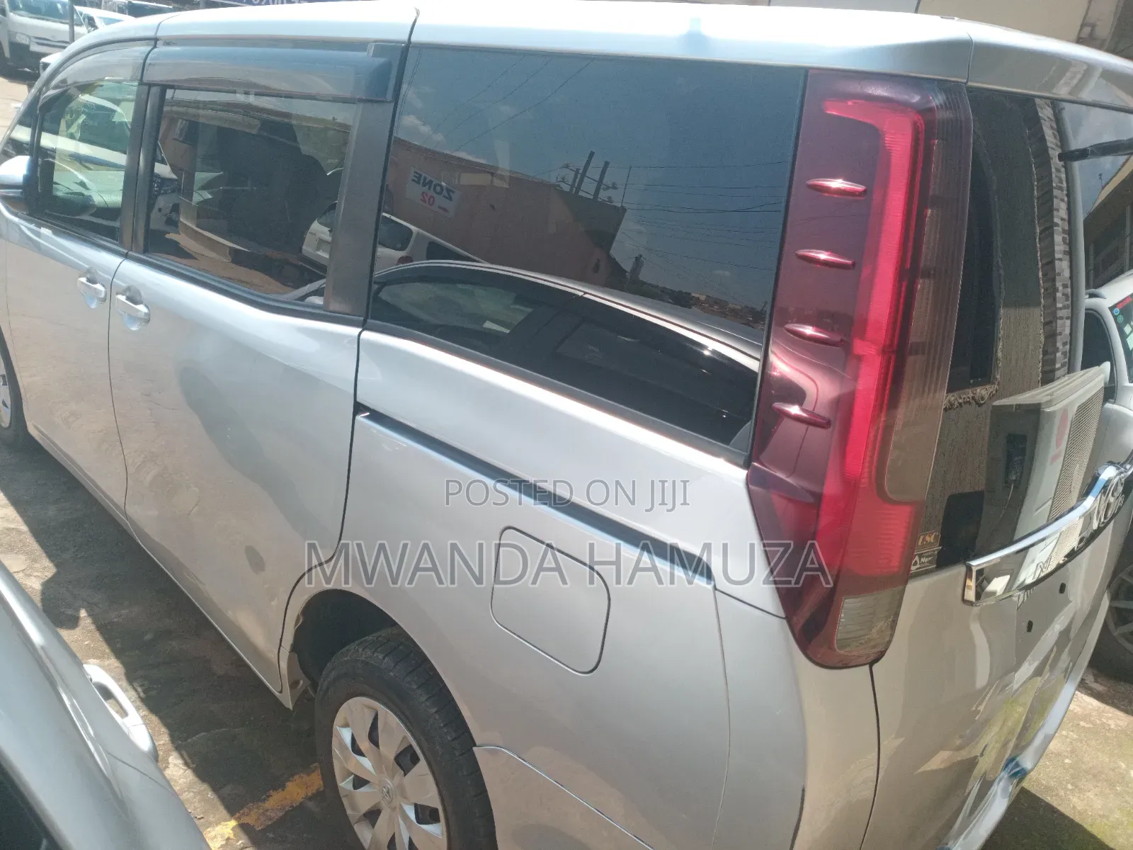 Toyota Noah 2015 Silver