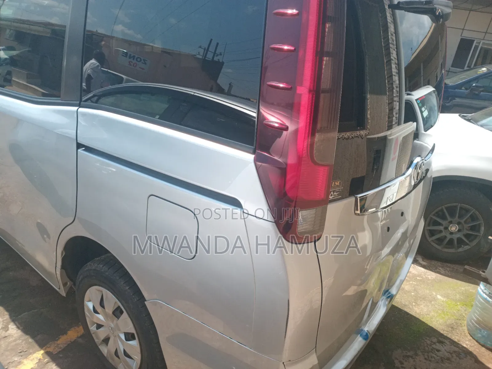 Toyota Noah 2015 Silver