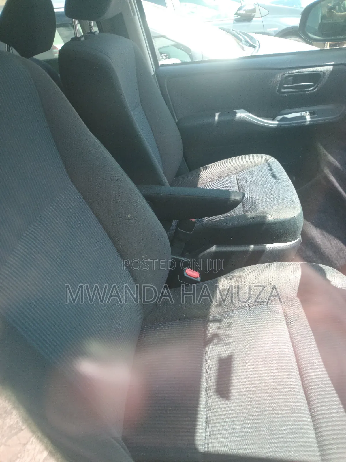 Toyota Noah 2015 Silver
