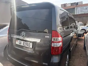 Toyota Noah 2012 Gray